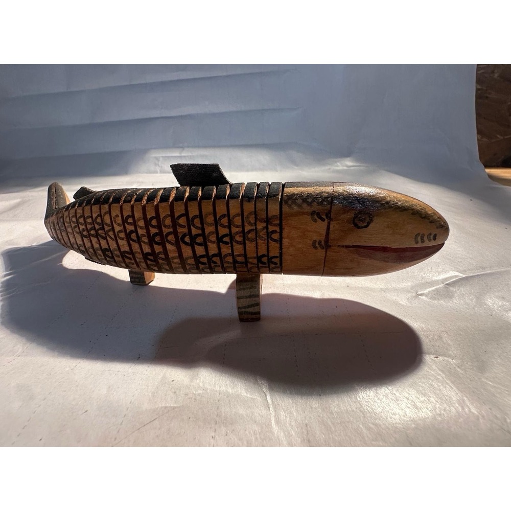 Handmade Wooden Carved Fish Figurine Decorative Collectible Home Decor Sculpture